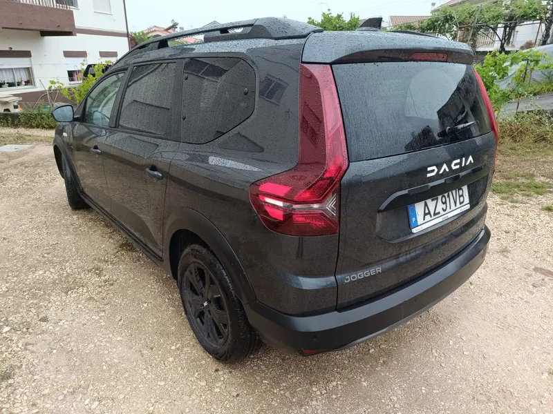 Dacia Jogger cinzento, fotografia 6 de 6